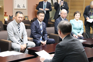 R6.11.18カスハラ提示3.png